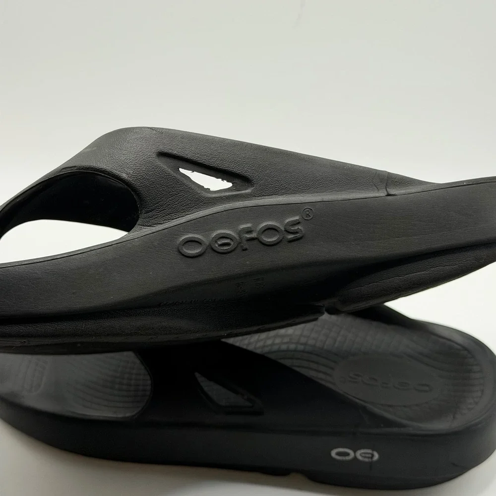 Oofos OOriginal Recovery Sandals Black Thong Flip Flops Mens 6 Womens 8 EU 39